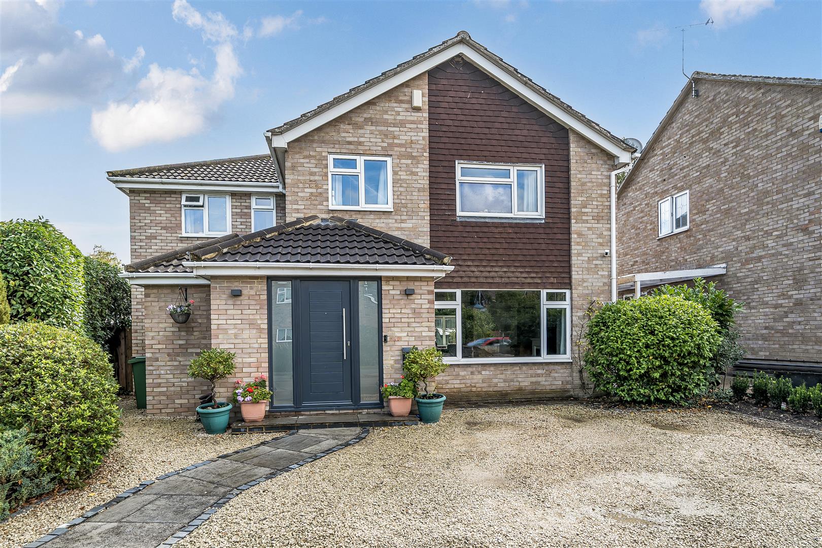 Yaverland Drive, Bagshot